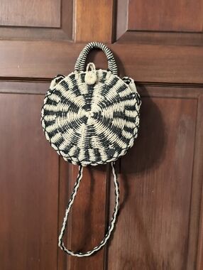 NWOT Billa Bong Straw Bag